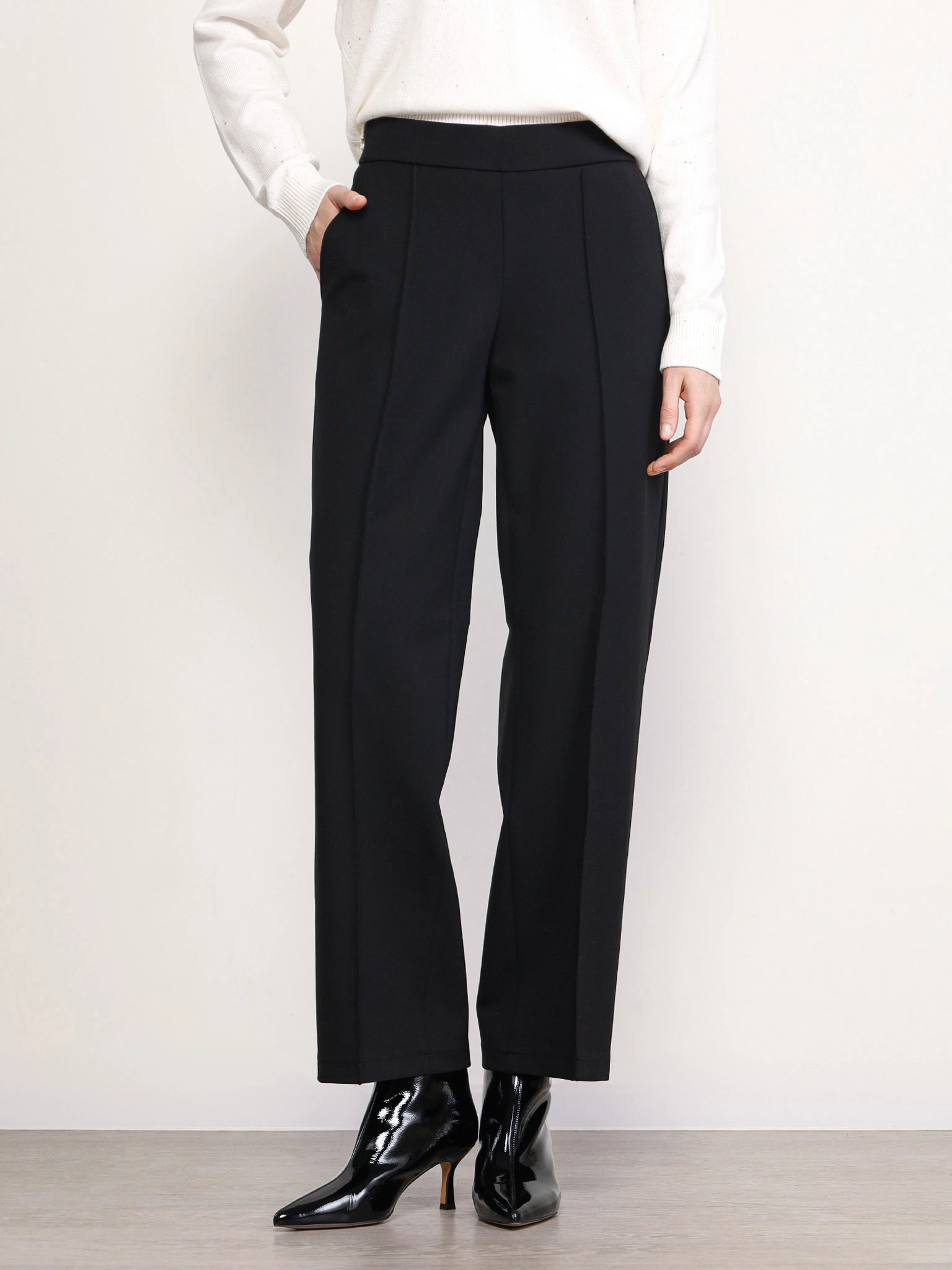 Брюки черного цвета из смесовой вискозы